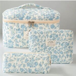 2 sizes floral quilted make-up bags NWT